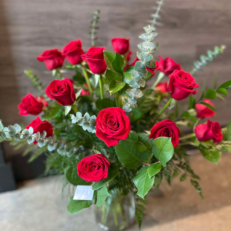 24 Luxe Red Roses